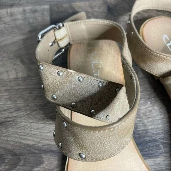 CL By Laundry Studded Wrap Ankle Sandals Size 9 Chinese Laundry - Picture 3 of 8